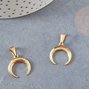 Pendentif acier doré croissant lune,breloque doré, acier chirurgical,acier doré, pendentif sans nickel, 19mm, x1 (G4840)