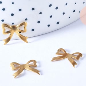 Raw brass bow tie connector pendant 15mm, x2 (G6504)