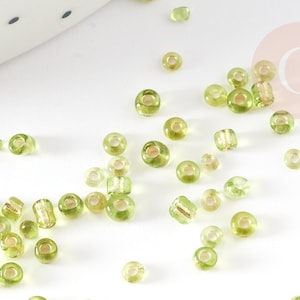 Piccole perline verdi trasparenti 2,5 mm, perline di vetro, per perline, x 10 gr (G3667)