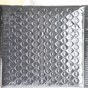 Enveloppes à bulles en plastique noir brillant,un emballage auto-adhésif pour vos expéditions 150x130mm, x10 G3211