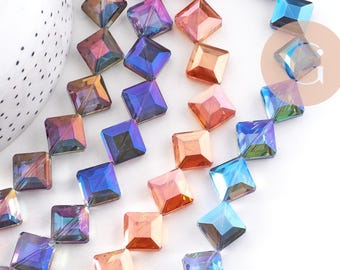 Faceted iridescent diamond-shaped glass bead, 17mm, square beads, glass beads for jewelry making, strand of 35 beads, X1 (G6064)