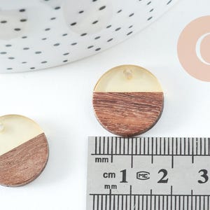 pendentif disque bois résine, bois naturel, perles bois, Perles géométriques,perle ronde,perle ronde bois ,18mm, x5 G1880