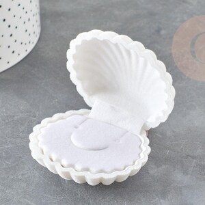 Portagioie in velluto bianco a forma di conchiglia, 3,8 cm, x1 (G3339)