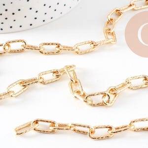 Cadena chapada en oro, eslabones rectangulares texturizados, aluminio chapado en oro, 16x8x2mm, 1 metro (G2784)