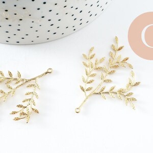 Pendentif branche feuille laiton laiton brut 48mm, x2 (G6584)