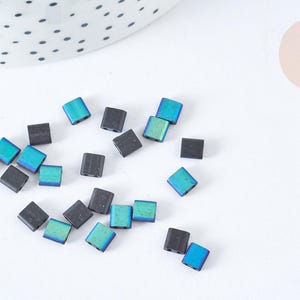 Perles rocaille carré verre rectangle noir mat bleu irisé opaque,création bracelet, perle tila,4.5mm,2 trous, x50 (4.8GR) G7481)