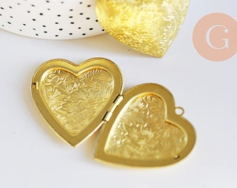 Pendentif médaille coeur soleil laiton brut, un apprêt doré sans nickel,une médaille dorée en laiton brut,26x24mm,lot de 2,G3223