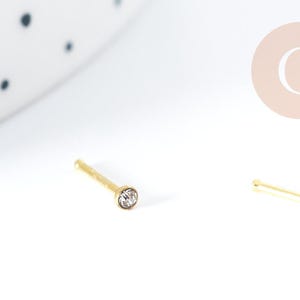 Piercing al naso in acciaio inossidabile chirurgico 316L con strass bianco da 2 mm, 1 pezzo (codice articolo: G9005)