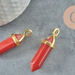 Natural carnelian point pendant in gold-plated brass, 37-40mm, natural stone jewelry creation, x1 G5184