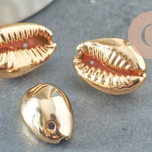 Pendentif coquillage cauri doré clair fermé,coquillage naturel,cauri doré,coquillage bijou,coquillage or,18mm,1 trou, lot de 5,G2851