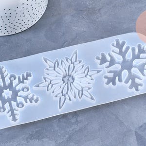 Silicone molds with 3 snowflakes for resin, 230mm, x1 (G4973)