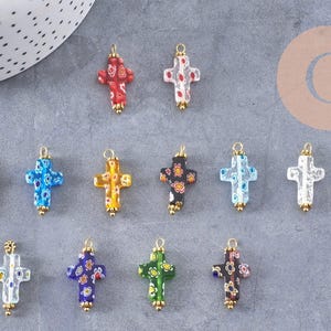 Millefiori glass cross pendant, brass and gold-plated zamac, 24.5mm, x1 (G9019)