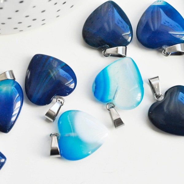 Sky blue agate heart pendant in silver steel, natural blue agate stone, natural stone jewelry creation, 23mm, X1 G5182