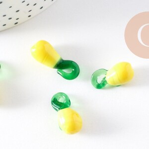 Handmade glass lemon pendant, 19mm, x2 (G10317)