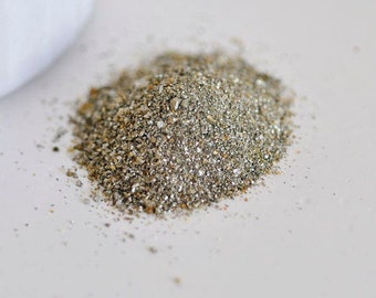 Sable Pyrite naturelle en sable ou pépites de 2-3mm, poudre  chips création bijoux et jesmonite nailart, Sachet 20 grammes G0231