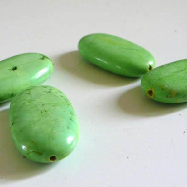 Perle ovales howlite naturelle verte 30mm,perle pierre création bijoux, x2 G1653