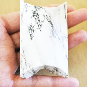 Pochette carton marbré blanc, pochette cadeau papier,sachet cadeau,sachet mariage,scrapbooking,9.5x5.5cm, x10 G2944