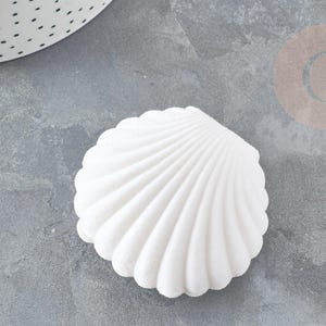 Ecrin bijou coquillage Velours blanc 3.8cm, x1 (G3339)