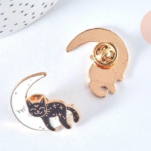 Black cat and white moon gold enamel pin brooch 30mm, gold brooch, jacket decoration, x1 G6799