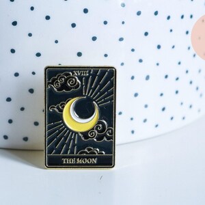 Broche pins carte tarot La lune mystique émail noir doré émail 30.5mm,broche dorée,décoration veste,x1 G6718