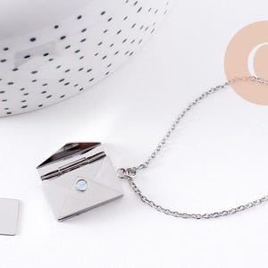 Collier pendentif locket enveloppe avec carte personnalisable acier 304 inoxydable platine, x1 (G10203)