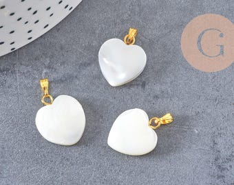 Natural white mother-of-pearl heart pendant in gold-plated brass, 19mm, x1 (G1066)
