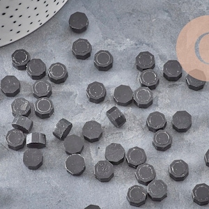 Granulés cire noire à cacheter,fourniture pour création de sceaux personnalisés pour vos sceau et invitations de mariage DIY, x100 (G4956)