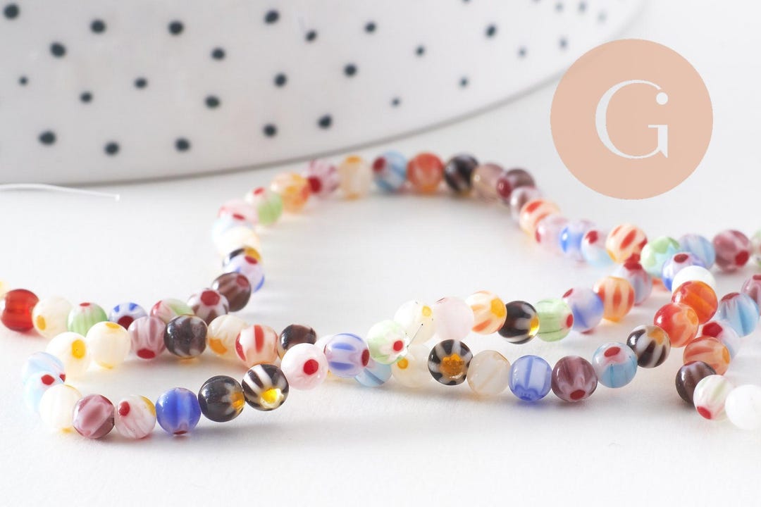 Perles En Verre Opaques Et Bâtons Millefiori - Couleur Grise, Diverses Formes, Fabriqué En Inde