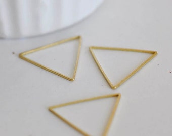 Pendentif triangle laiton brut 30mm, pendentif géométriquecréation bijoux, x10 G2321