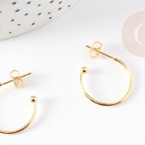 Boucles d'oreilles Anneau demi-créole puce doré 18k tige argent 925 23mm, x2 (G3582)