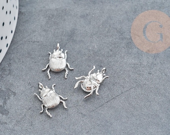 Brass and platinum scarab pendant, 17mm, x1 (G9056)