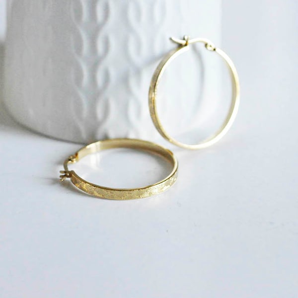 engraved golden steel hoop earrings, golden jewelry, jewelry creation, pierced ear, nickel-free, pair, steel earrings, 35mm-G761