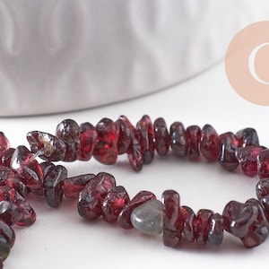 Natural Garnet Chips Beads 4~9mm, Natural Stone Beads, x1 strand of 81cm (G9888)