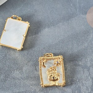Pendentif rectangle main mauvais œil mystique nacre laiton doré zircon 18K,Pendentif doré carte de tarot, x1 G7378