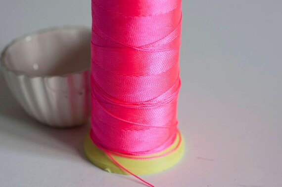 Hilo de coser Rosa Chicle 1058 (5000 mts) - Truben