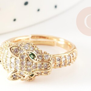 Anillo ajustable de latón chapado en oro con estampado de leopardo y circonitas blancas, 17 mm, 1 unidad (G4361)
