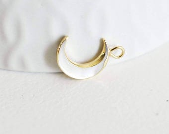 Natural white mother-of-pearl moon charm in gold-plated brass, 16.5mm, x1 (G2870)
