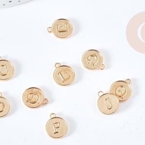 Runder Anhänger aus goldfarbenem Zamak mit Initialen für Emaille 14 mm, Damenanhänger, goldfarbenes Metall, Initialenanhänger, Schmuckkreation, x1 G8589