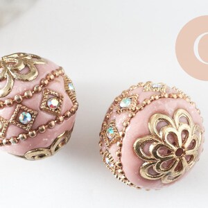 Indonesian polymer pearl light pink rhinestone and gold zamac 19.5mm, exotic ethnic jewelry creation, x1 G6253