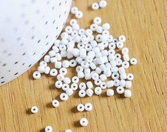 Petite perles de rocaille blanches, perles rocaille,blanc opaque, perlage, 2.5mm, X 5gr G2541