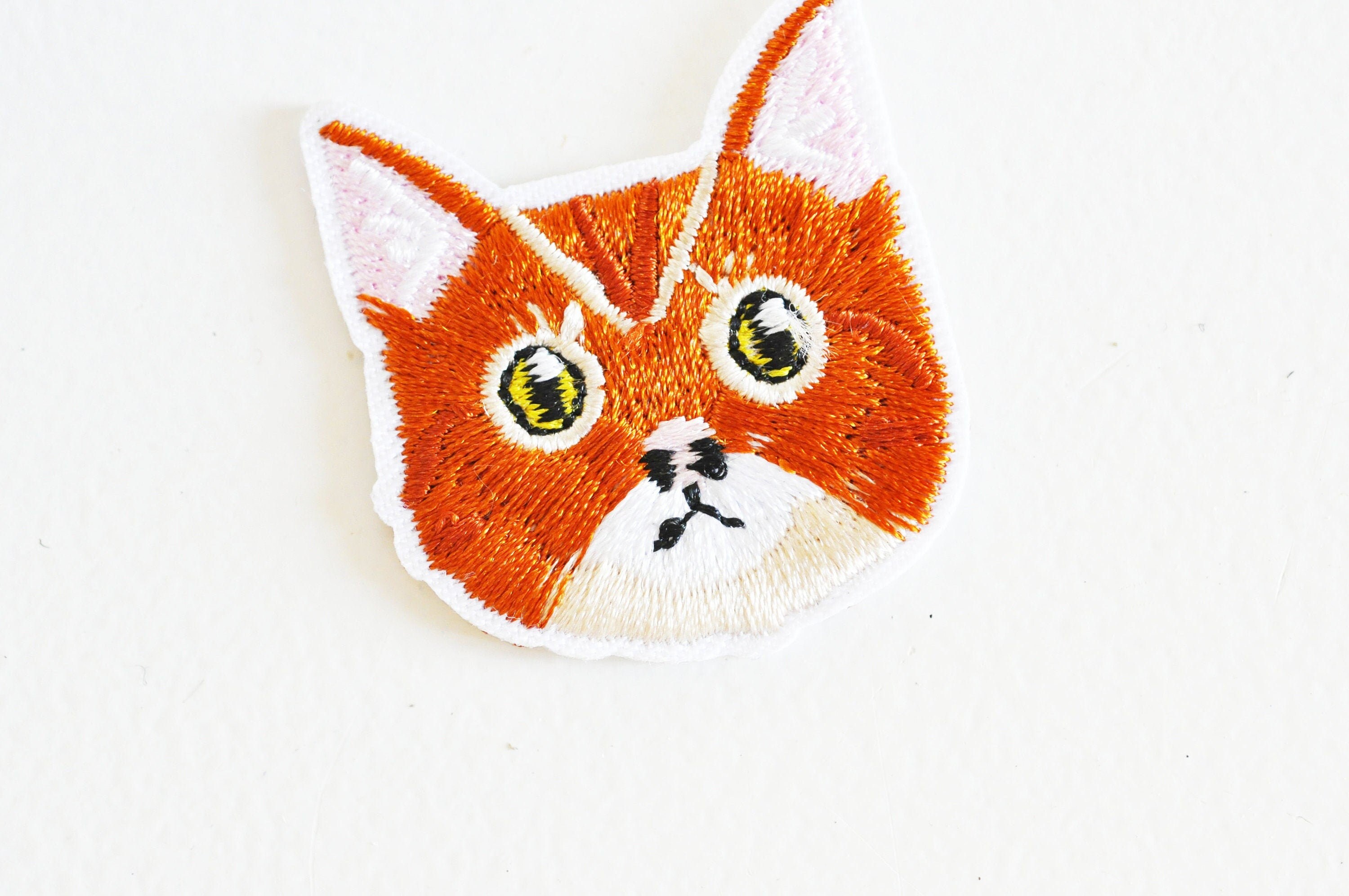Fielmente Perceptible Negar Escudo bordado para ironizar ropa de personalización de gato - Etsy España