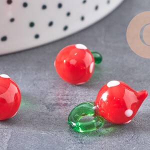 Pendentif fraise fruit rouge verre artisanal tchèque 25mm, x5 (G1985)