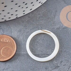 Perle anneau nacre blanche naturelle, perle cercle, coquillage blanc, 25mm, x5 (G2974)