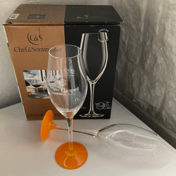 Veuve Clicquot Champagne VCP  YELLOW  BASE Glasses  Flutes x 2  New Unused Rare