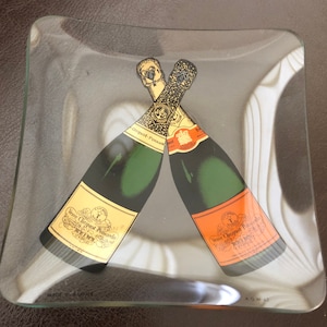 UNUSED  VINTAGE Veuve Clicquot Champagne Bottle Design Glass Ashtray Made in France Very Vibrant VGC Vintage