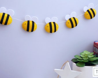 Felt bee garland, felt bee bunting, bee garland, birthday garland, nursery garland, bumblebee garland, bee banner