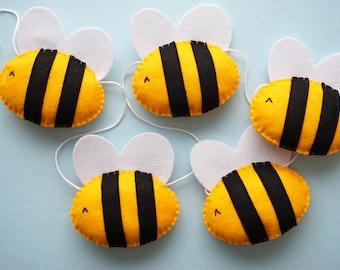 Felt bee garland, felt bee bunting, bee garland, birthday garland, nursery garland, bumblebee garland, bee banner