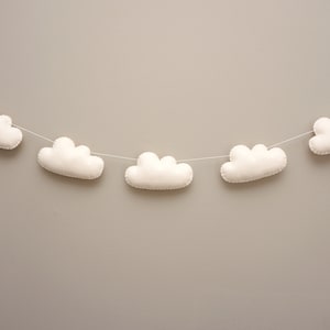 Guirnalda de nubes de fieltro, guirnalda de nubes blancas naturales, guirnalda de nubes ROSAS, guirnalda de nubes de fieltro, guirnalda monocromática, guirnalda para guardería
