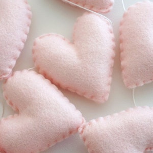 Pink hearts garland, felt hearts garland, felt heart bunting, valentine's day garland, pink heart garland, hearts garland