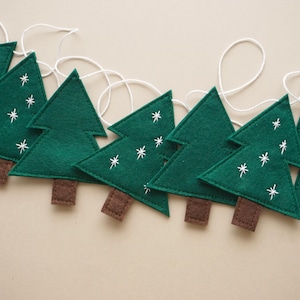 Christmas tree garland, pine tree garland, Christmas bunting, Christmas felt garland, winter garland, felt mantel garland, WHITE embroidery image 1